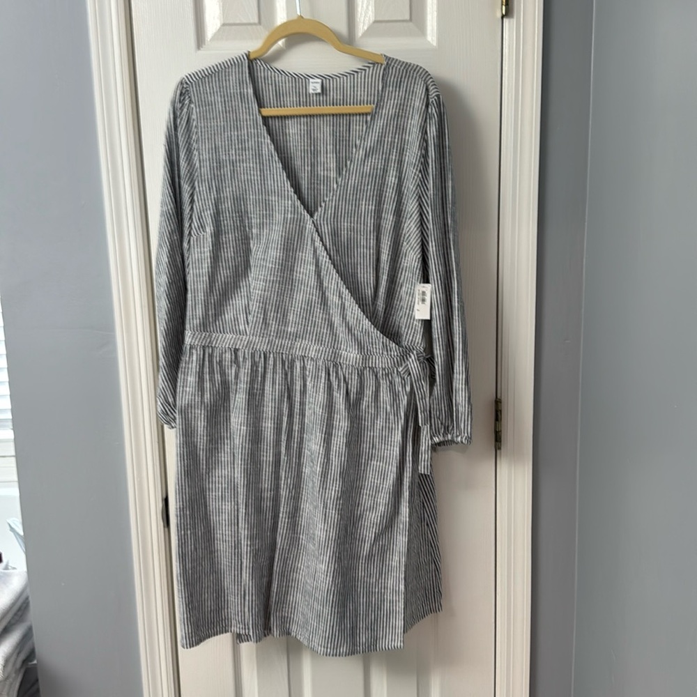 NWT Old Navy size 18 wrap dress